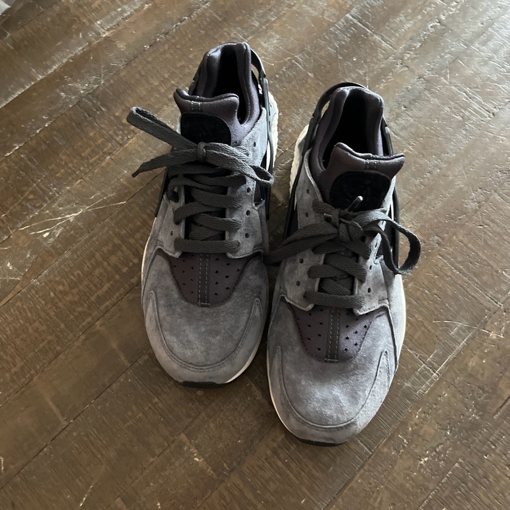 Nike Air Huarache shoes - Picture 2 of 7